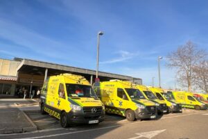UGT Servicios Públicos denuncia la retención de hasta 8 ambulancias durante más de cinco horas en las urgencias del Hospital San Pedro