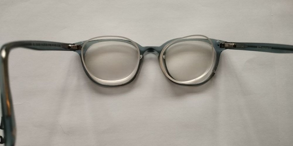 Lee más sobre el artículo UGT denuncia que el SERIS se niega a costear las gafas que un paciente rompió a una trabajadora durante una agresión en el Hospital San Pedro