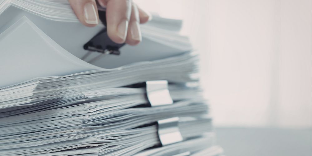 UGT Servicios Públicos reclama el refuerzo y la estabilidad del personal Auxiliar Administrativo para evitar sobrecargas en los centros educativos