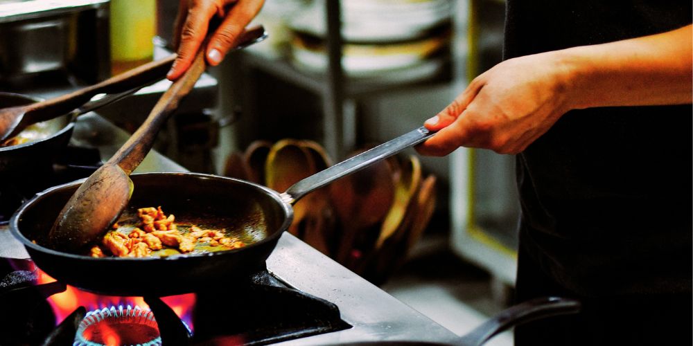 Lee más sobre el artículo UGT reclama al Gobierno de La Rioja mayor rapidez para sustituir bajas y permisos del personal de limpieza y cocina en los colegios públicos