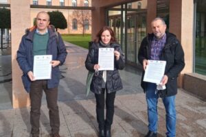 UGT, USO y FSIE registran un manifiesto suscrito por el 100% de los representantes de los trabajadores de la red concertada reclamando la reducción de la carga lectiva