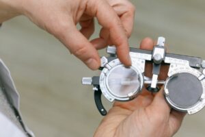 UGT denuncia la derivación de servicios públicos de Oftalmología a la sanidad privada