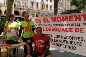 UGT y CCOO de La Rioja realizan una recogida de firmas a falta de 12 días de la Huelga General en Correos